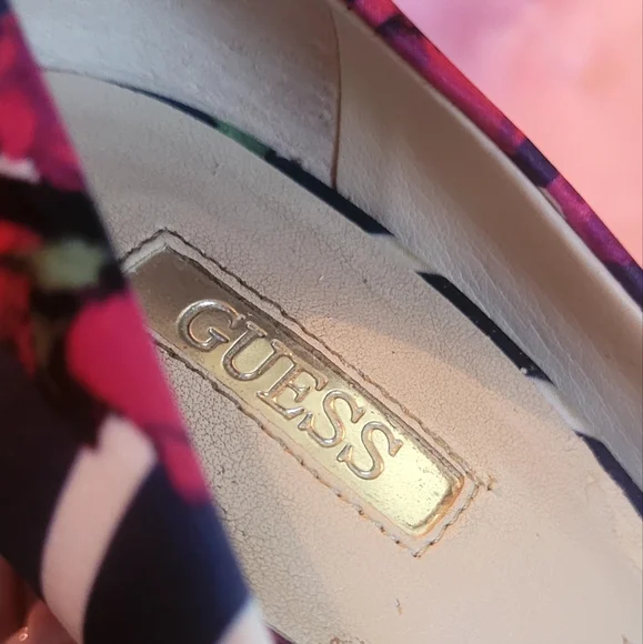 SZ 8.5 GUESS Heel - Picture 14 of 14